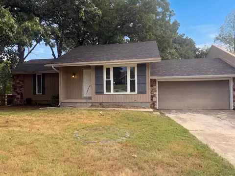 2179 E Barcelona Pl, Springfield, MO 65804