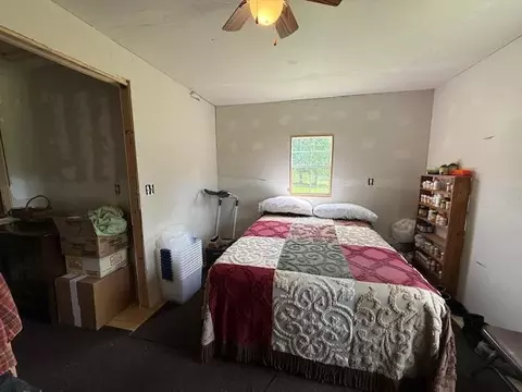 Bedroom - 1498 State Route Ra, Mountain View, MO 65548 photo 2 of 2