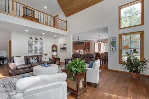 Living - 259 Spring Vly, Marshfield, MO 65706 photo 2 of 5
