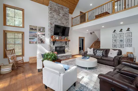 Living - 259 Spring Vly, Marshfield, MO 65706 photo 1 of 5