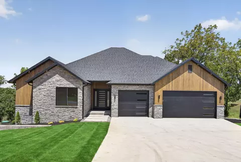 Exterior - 346 Sunset Dr, Saddlebrooke, MO 65630 photo 2 of 11