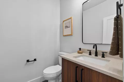 Bath - 346 Sunset Dr, Saddlebrooke, MO 65630 photo 5 of 5