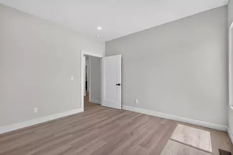 Bedroom - 346 Sunset Dr, Saddlebrooke, MO 65630 photo 3 of 5