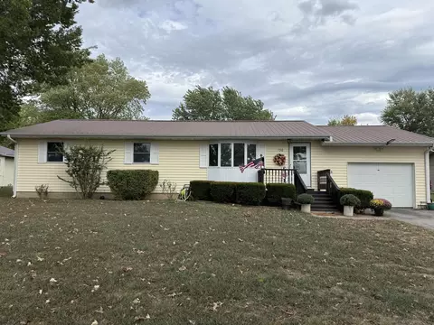 130 S Airport Rd, Houston, MO 65483