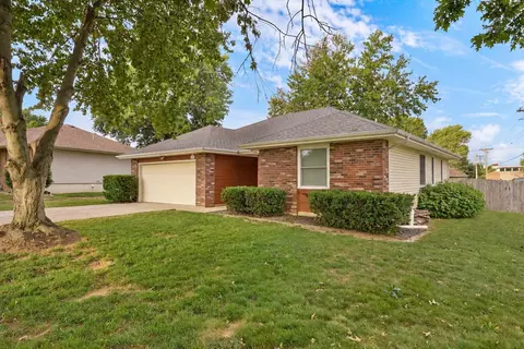 915 Breann Ct, Nixa, MO 65714