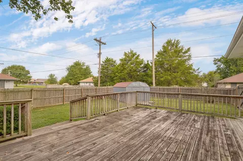 Exterior - 915 Breann Ct, Nixa, MO 65714 photo 4 of 8