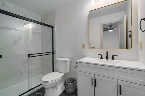 Bath - 915 Breann Ct, Nixa, MO 65714 photo 1 of 3