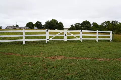 000 Berkshire Rd, Ozark, MO 65721 photo 4