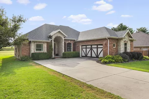 Exterior - 1712 N Gregory Dr, Nixa, MO 65714 photo 2 of 7