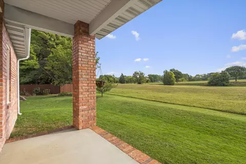 Exterior - 1712 N Gregory Dr, Nixa, MO 65714 photo 3 of 7