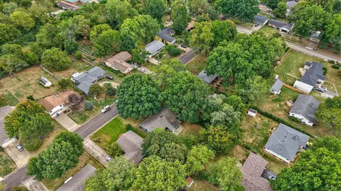 View/Area - 2141 S Oak Grove Ave, Springfield, MO 65804 photo 1 of 3