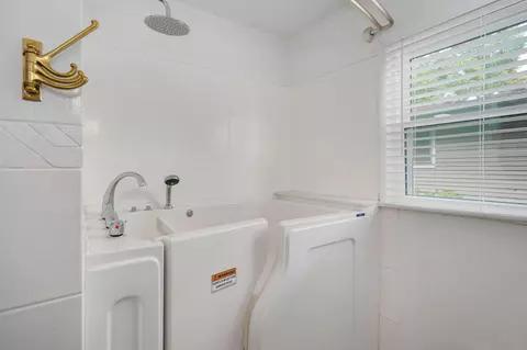 Bath - 2141 S Oak Grove Ave, Springfield, MO 65804 photo 4 of 4