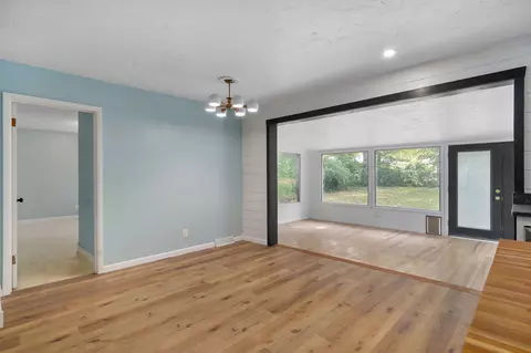 Dining - 2141 S Oak Grove Ave, Springfield, MO 65804 photo 1 of 1