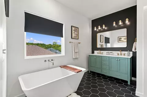 Bath - 1505 E Silo Ridge Dr, Ozark, MO 65721 photo 1 of 6