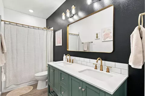 Bath - 1505 E Silo Ridge Dr, Ozark, MO 65721 photo 5 of 6
