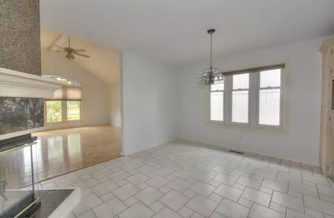 Dining - 2525 N Meadowlake Dr, Springfield, MO 65802 photo 1 of 1