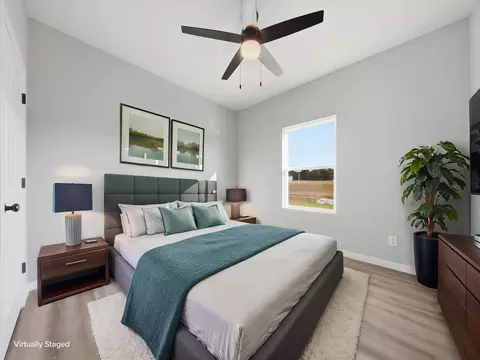 Bedroom - 5175 W Crestmere Dr, Springfield, MO 65802 photo 2 of 9