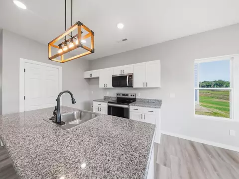 Kitchen - 5175 W Crestmere Dr, Springfield, MO 65802 photo 3 of 3