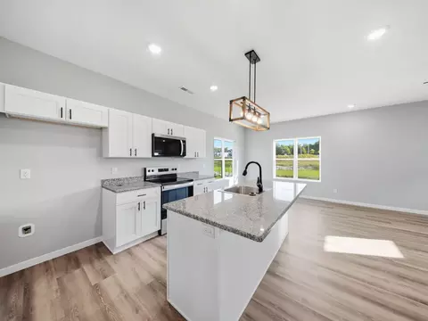 Kitchen - 5175 W Crestmere Dr, Springfield, MO 65802 photo 1 of 3