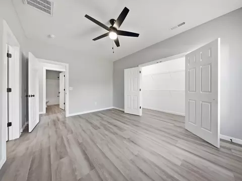Bedroom - 5250 W Crestmere Dr, Springfield, MO 65802 photo 8 of 9