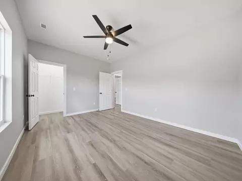 Bedroom - 5250 W Crestmere Dr, Springfield, MO 65802 photo 6 of 9