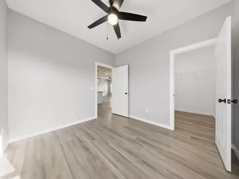Bedroom - 5250 W Crestmere Dr, Springfield, MO 65802 photo 3 of 9