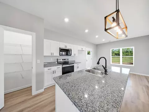 Kitchen - 5250 W Crestmere Dr, Springfield, MO 65802 photo 2 of 3