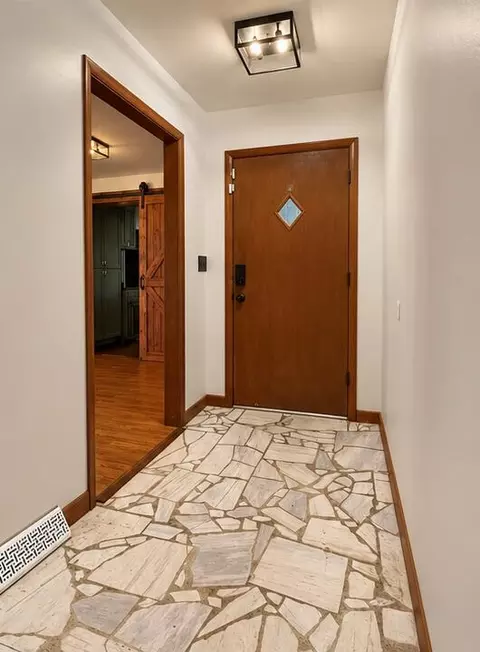 Entry Way - 4142 S Broadway Ave, Springfield, MO 65807 photo 1 of 1