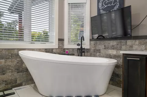 Bath - 788 Rene Rd, Nixa, MO 65714 photo 3 of 7