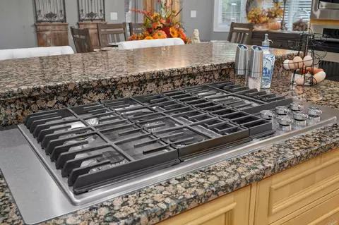 Kitchen - 788 Rene Rd, Nixa, MO 65714 photo 6 of 8