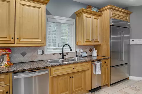 Kitchen - 788 Rene Rd, Nixa, MO 65714 photo 5 of 8