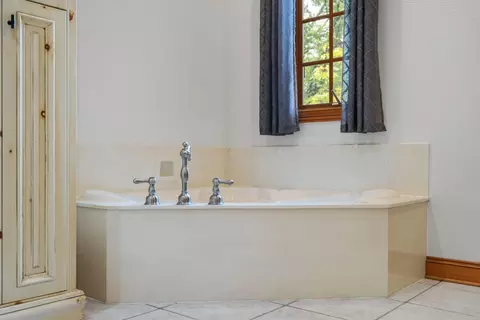 Bath - 6221 S Bluff Ridge Rd, Ozark, MO 65721 photo 5 of 8