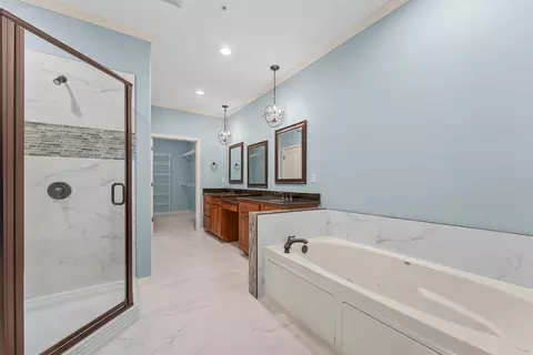 Bath - 142 Rue De Villas Cir, Branson, MO 65616 photo 1 of 2