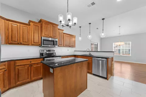 Kitchen - 142 Rue De Villas Cir, Branson, MO 65616 photo 3 of 3