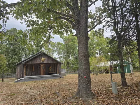 687 County Road 917, Theodosia, MO 65761