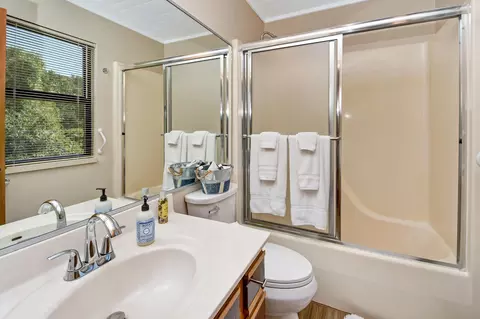 Bath - 5 Treehouse Ln # 3, Branson, MO 65616 photo 2 of 3