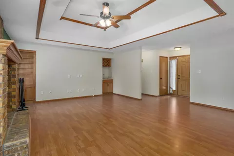 Living - 3484 S Meadowlark Ave, Springfield, MO 65807 photo 4 of 5