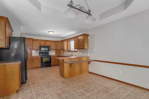 Kitchen - 3484 S Meadowlark Ave, Springfield, MO 65807 photo 2 of 4