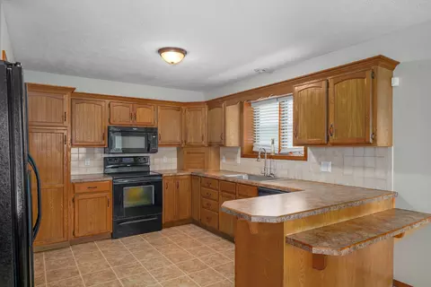 Kitchen - 3484 S Meadowlark Ave, Springfield, MO 65807 photo 1 of 4
