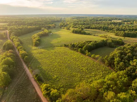 000 Atkins Rd, Anderson, MO 64831