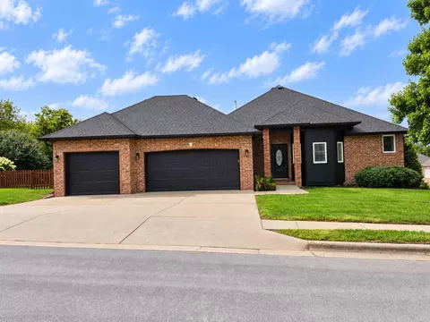 Exterior - 816 W Myra Dr, Nixa, MO 65714 photo 3 of 5