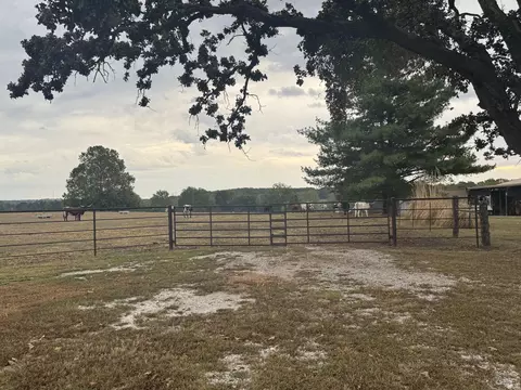 000 S 70th Rd, Bolivar, MO 65613