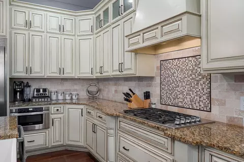 Kitchen - 164 Spring Branch Ln, Ozark, MO 65721 photo 4 of 6