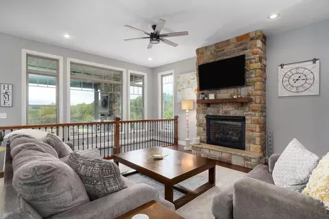 Living - 164 Spring Branch Ln, Ozark, MO 65721 photo 1 of 4