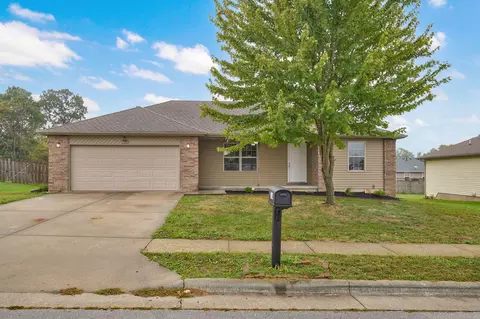 114 Spruce Ave, Clever, MO 65631