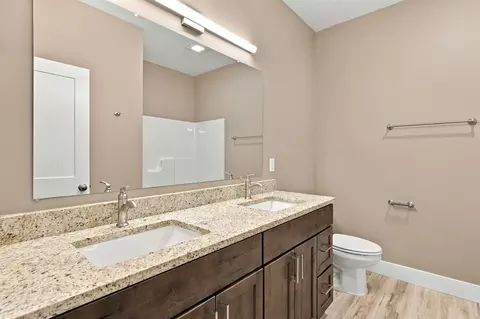 Bath - 1451 N Rogers Ave, Springfield, MO 65802 photo 3 of 3