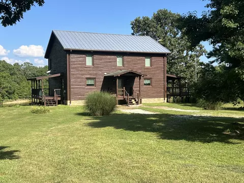 3784 County Road 3600, Willow Springs, MO 65793