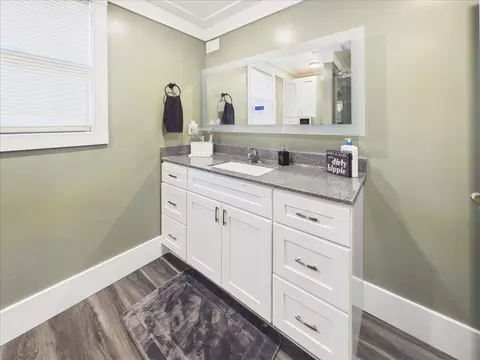 Bath - 1115 S Locust St, Buffalo, MO 65622 photo 5 of 5