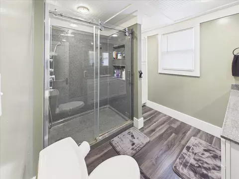 Bath - 1115 S Locust St, Buffalo, MO 65622 photo 4 of 5