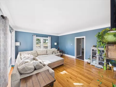 Living - 1115 S Locust St, Buffalo, MO 65622 photo 1 of 4